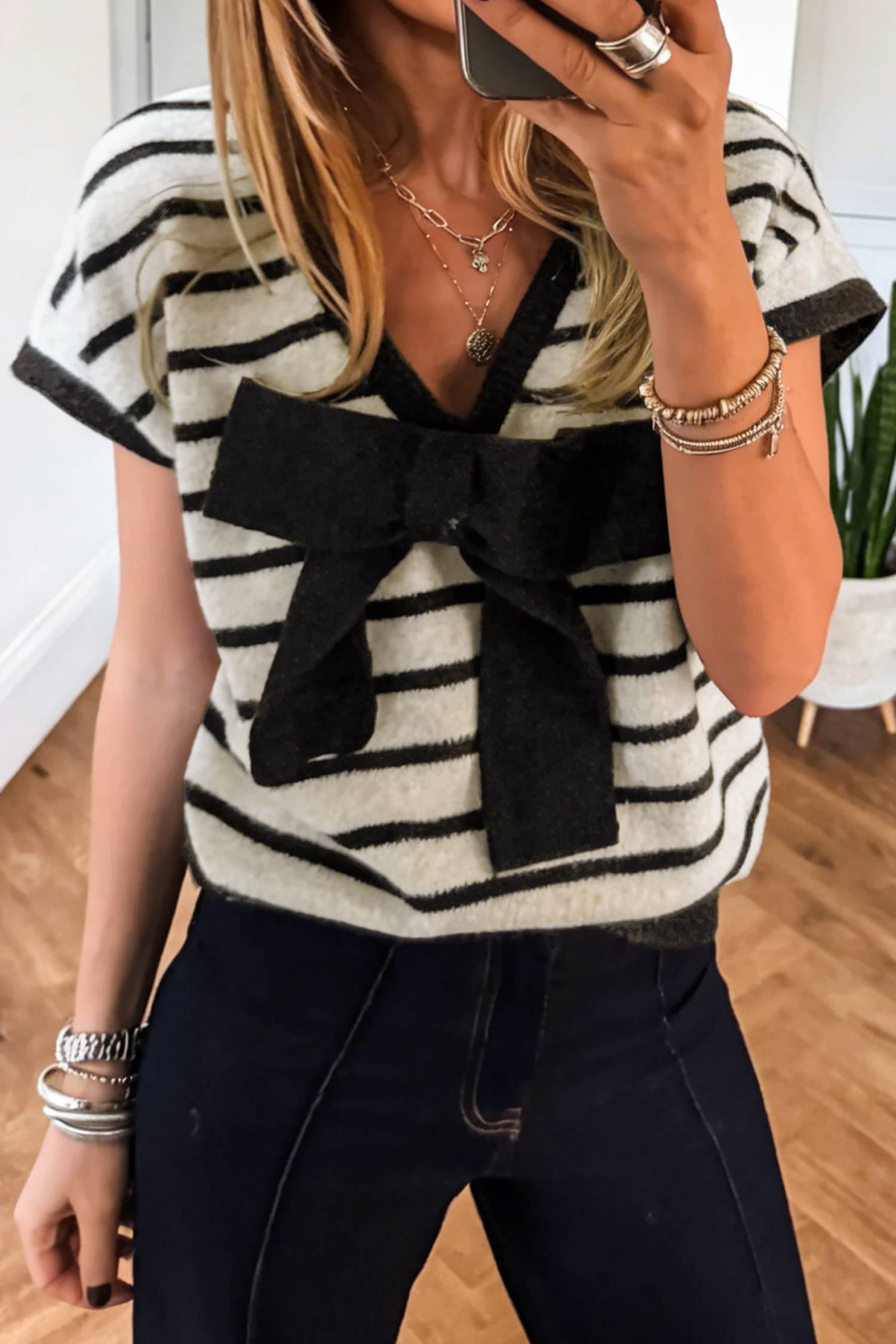 Black Stripe Bow Applique Short Sleeve Sweater