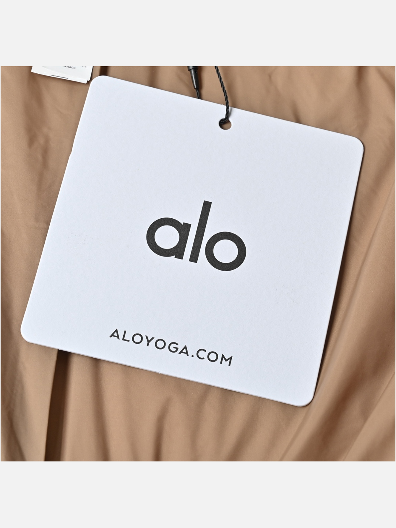 Alo Foxy Cropped Hooded Puffer Jacket - Toasted Almond - Lulualo
