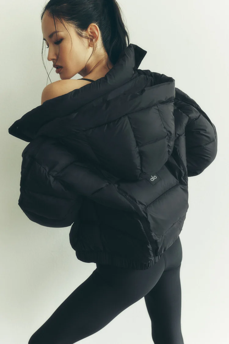 Alo Women's Hooded Cropped Puffer Jacket with Zip Pockets - Lulualo