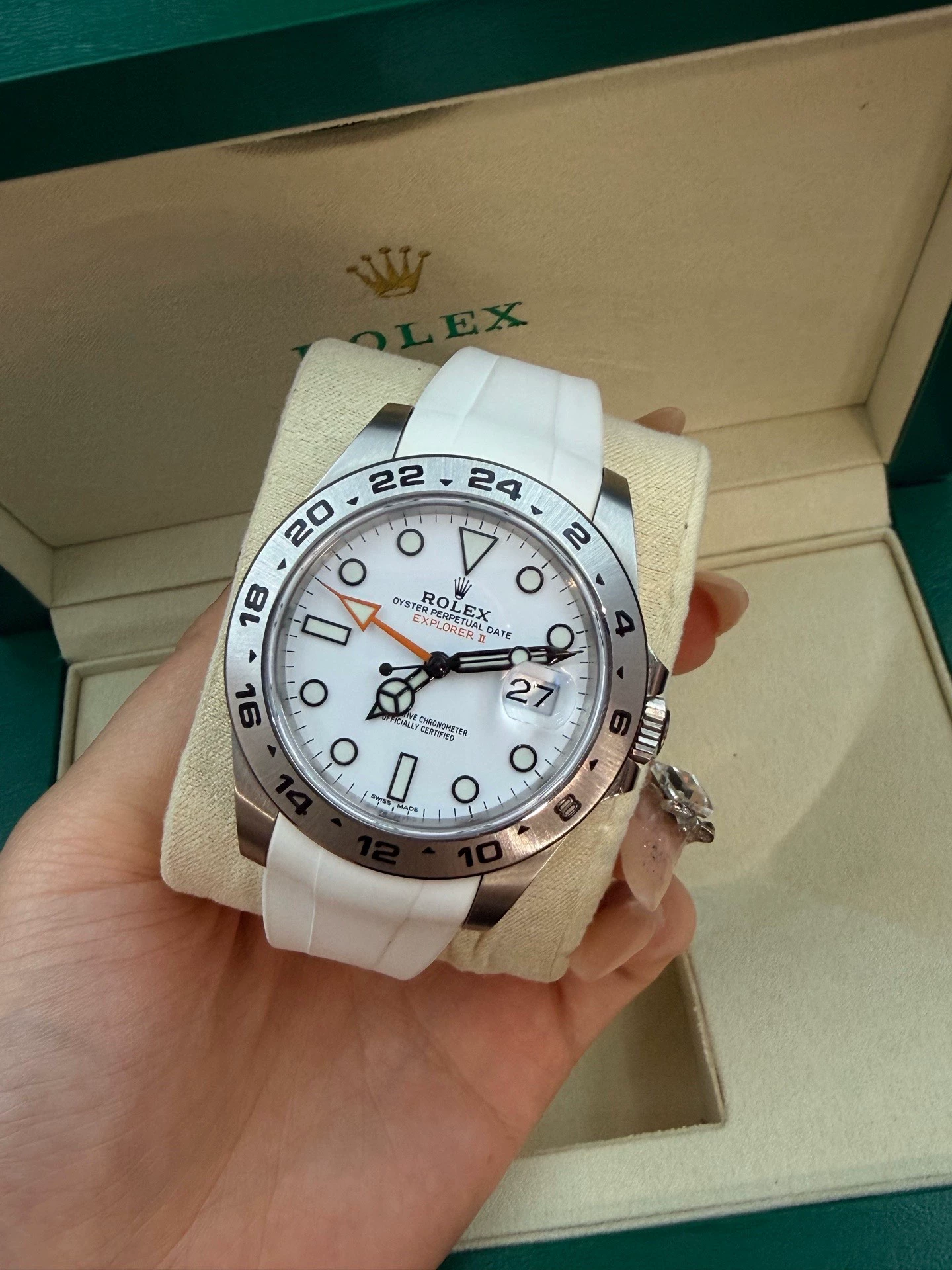 【Super Clone】Rolex Explorer II m226570 0001 Rorubber White Dial 42MM Mens Replica Watch