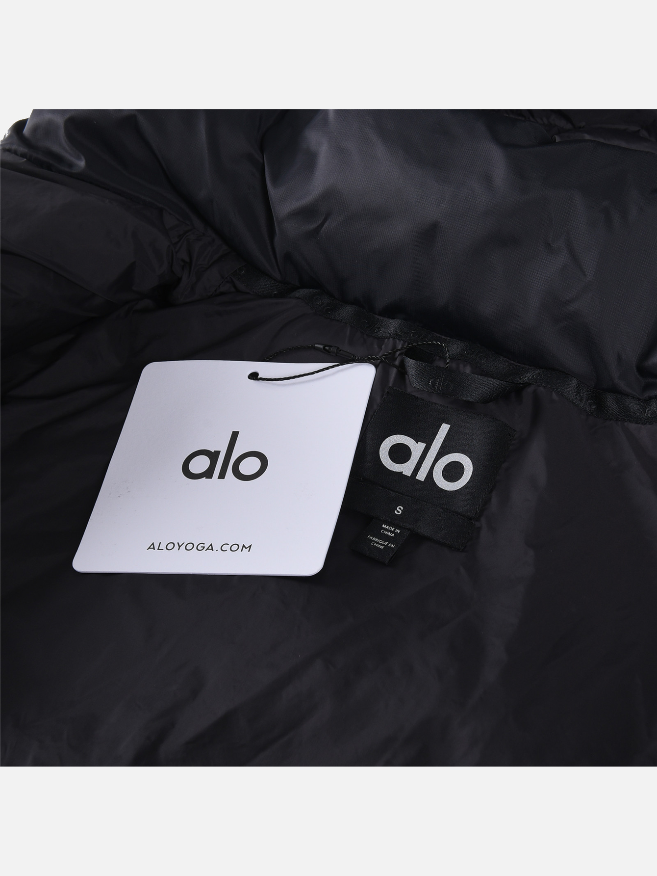 Alo Aspen Love Cropped Hooded Puffer Jacket - Black - Lulualo