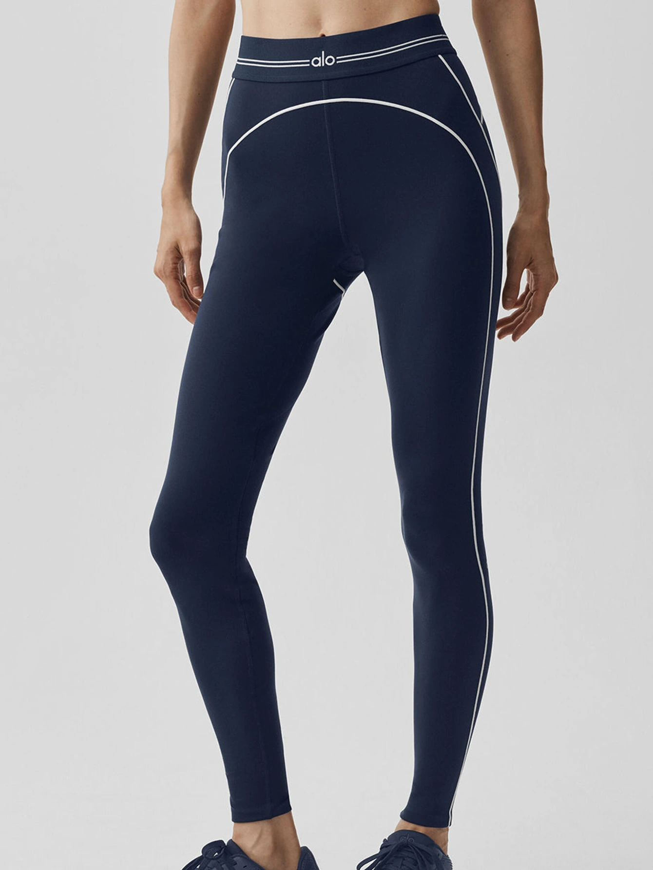 Alo Airbrush Heart Throb Bra & Airbrush High-Waist Heart Throb Legging Set - Navy/White | US Warehouse - Lulualo