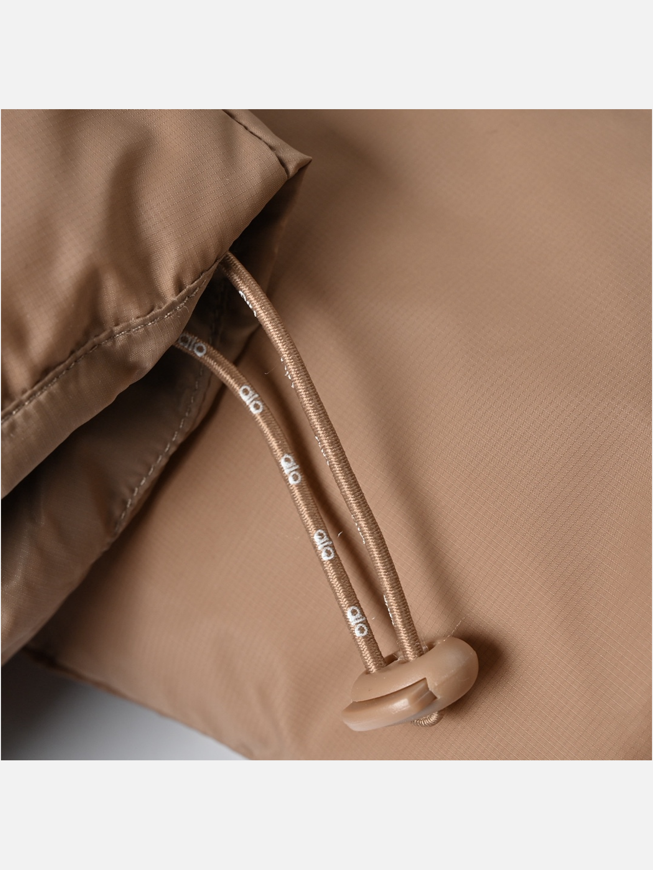 Alo Goldrush Cropped Stand-Collar Puffer Jacket - Toasted Almond - Lulualo