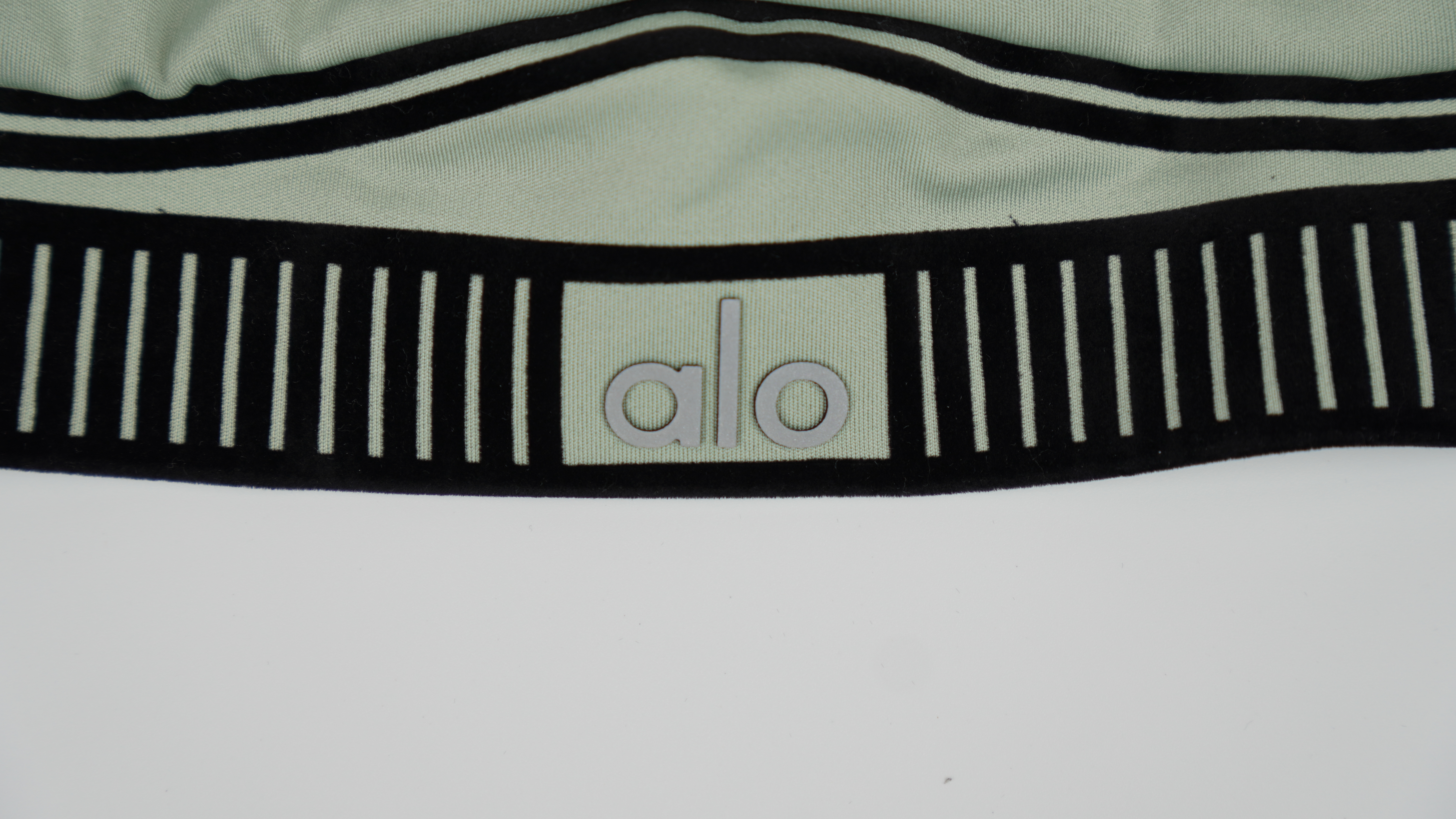 [Fast Ship From US Warehouse]V Neck Sports Bra + High Waist Leggings Yoga Tracksuit - Lulualo