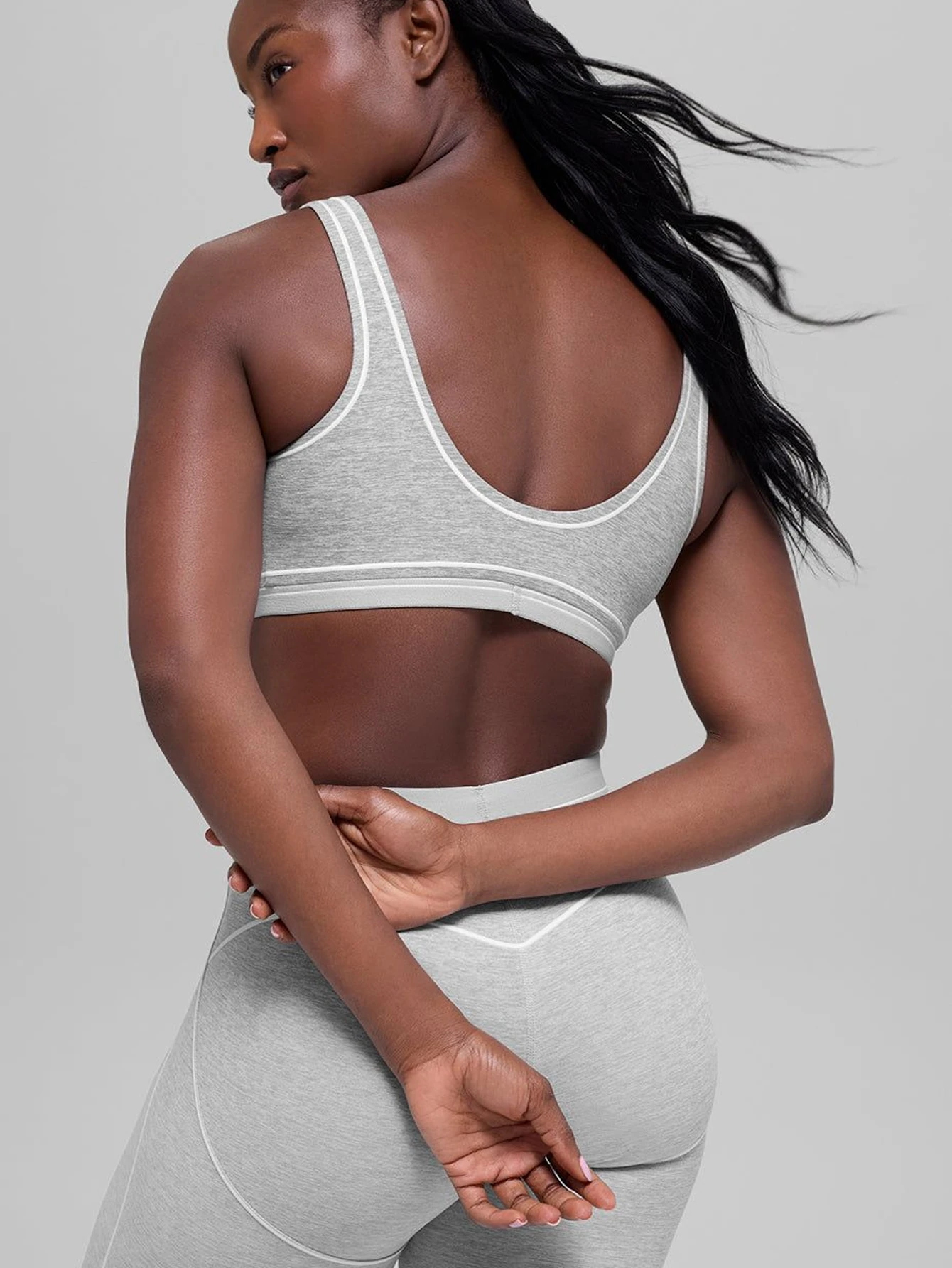 Alo Alosoft Heart Throb Bra & High-Waist Heart Throb Legging Set - Athletic Heather Grey/White | US Warehouse - Lulualo