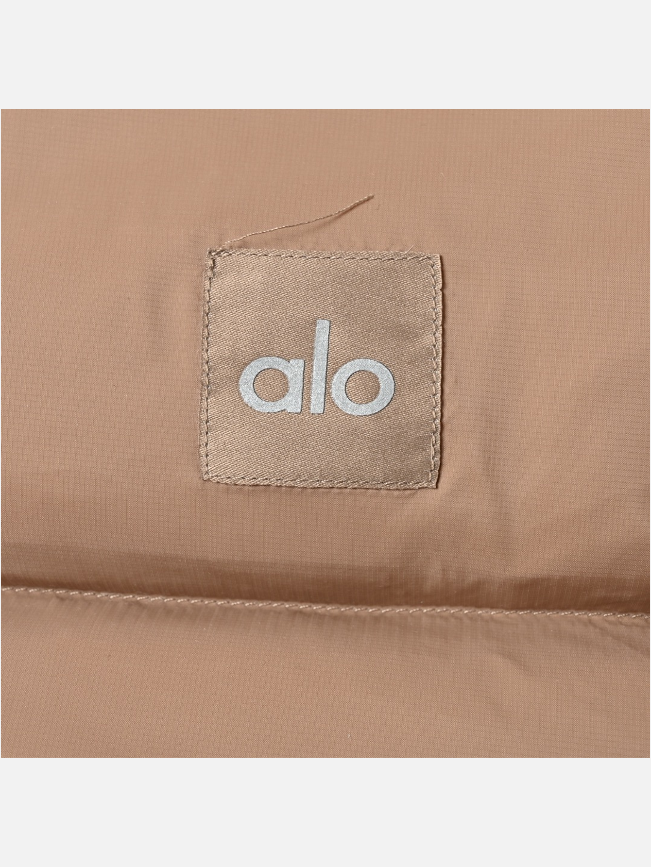 Alo Foxy Cropped Hooded Puffer Jacket - Toasted Almond - Lulualo