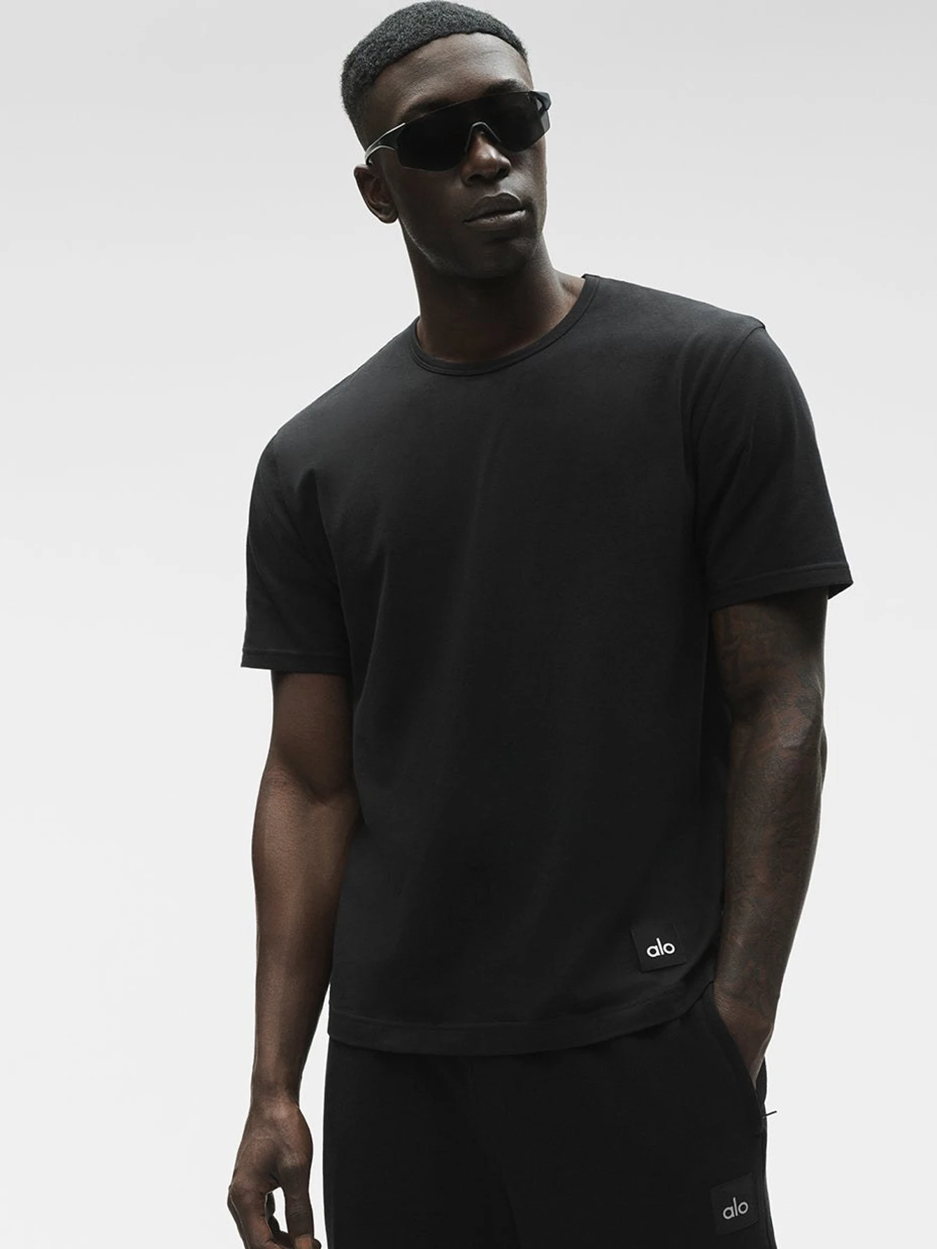 Alo Black Men's T-Shirt | US Warehouse - Lulualo