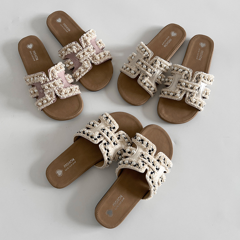 White Retro High-end Flat-soled Slippers For Women's Summer Wear With Skirt Versatile Sandals