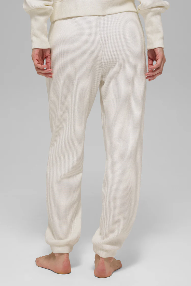 Alo Waffle Weekend Escape Jogger - Lulualo