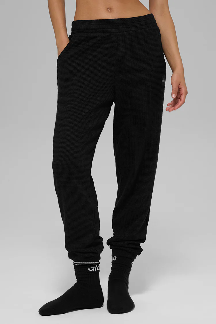 Alo Waffle Weekend Escape Jogger - Lulualo