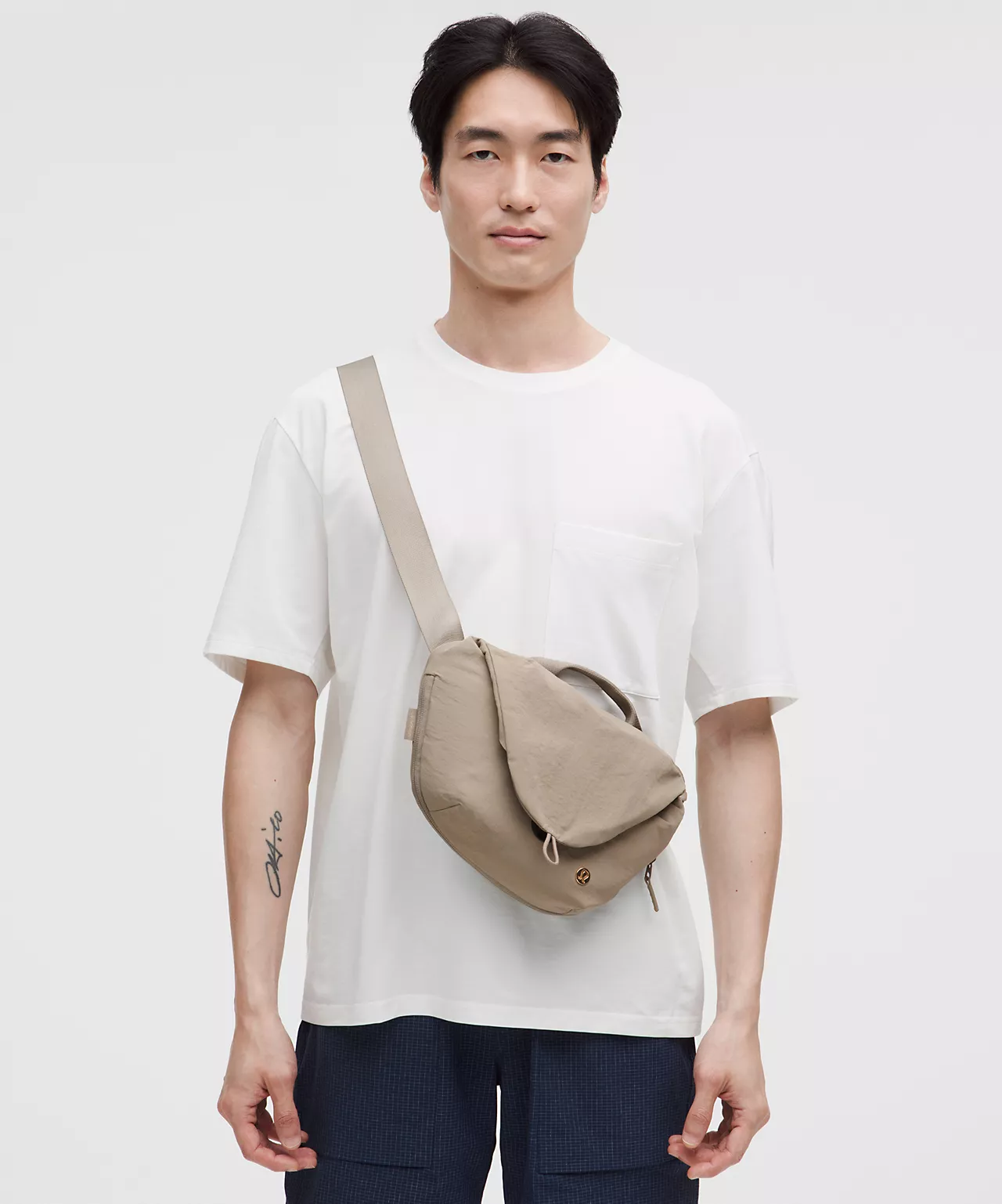 lululemon Curved Crossbody Bag 3L - Lulualo