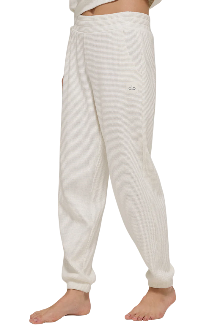 Alo Waffle Weekend Escape Jogger - Lulualo