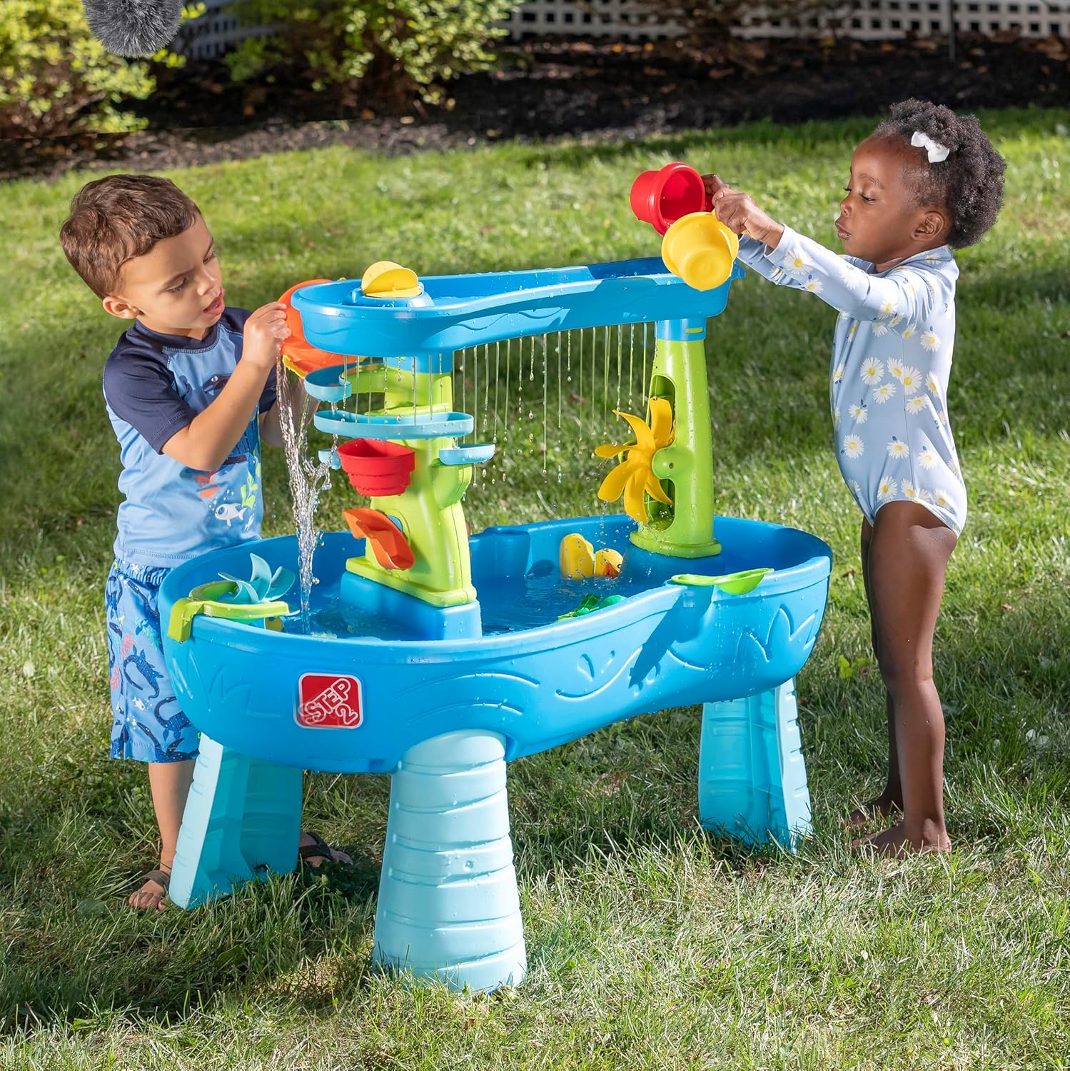 Step2 Rain Shower Splash Table d'eau avec 13 Accessoires - Bleu & Vert | Table Jeux d'eau | Table d’activité pour Le Jardin, Table Activité Eau | Table d'eau Extérieur