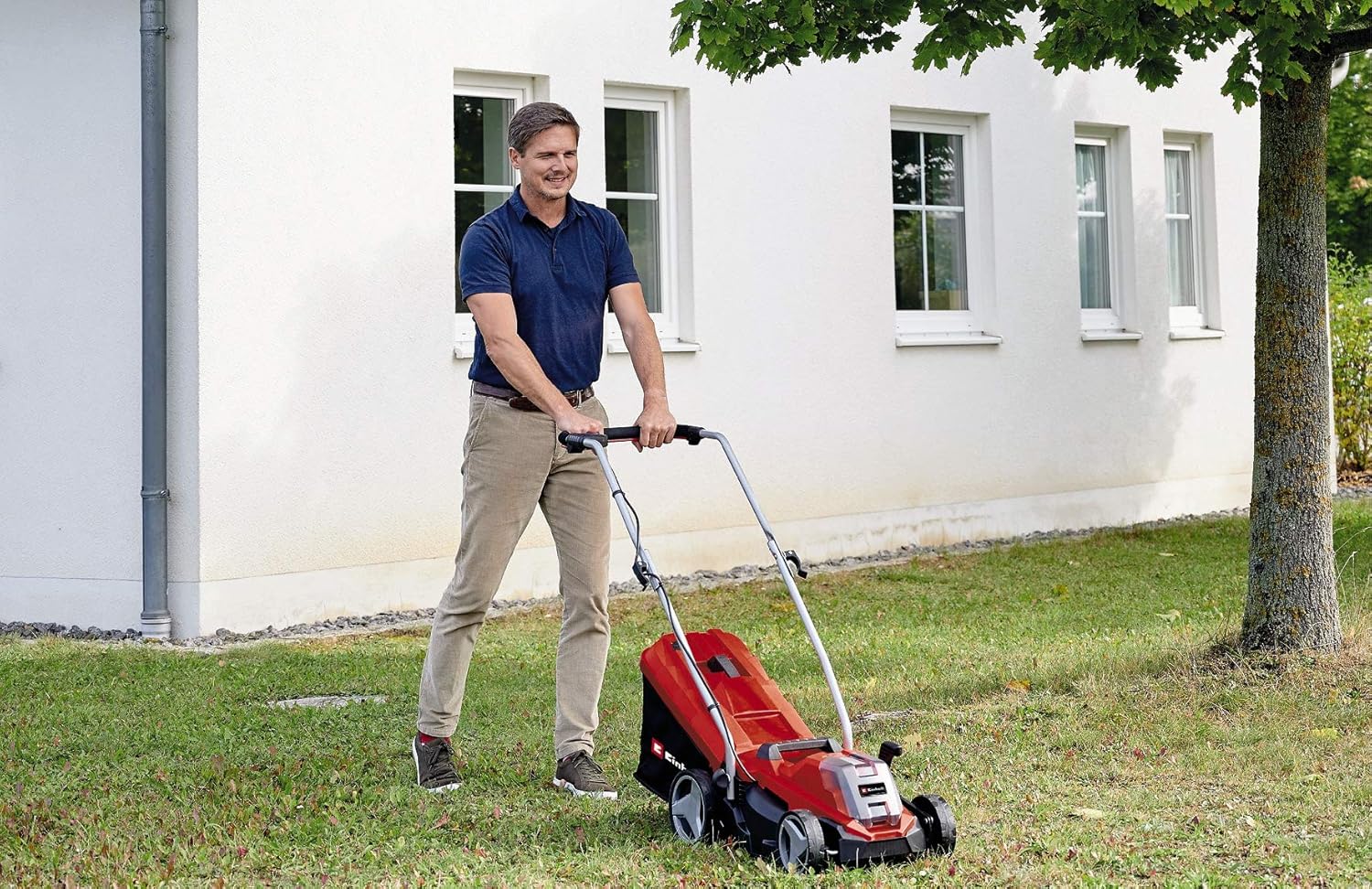 Einhell Tondeuse à gazon sans fil GE-CM 18/33 Li Kit Power X-Change (18V, Largeur de Coupe 33cm, Surface conseillée 200 m²) Livré avec Batterie 4,0 Ah et Chargeur