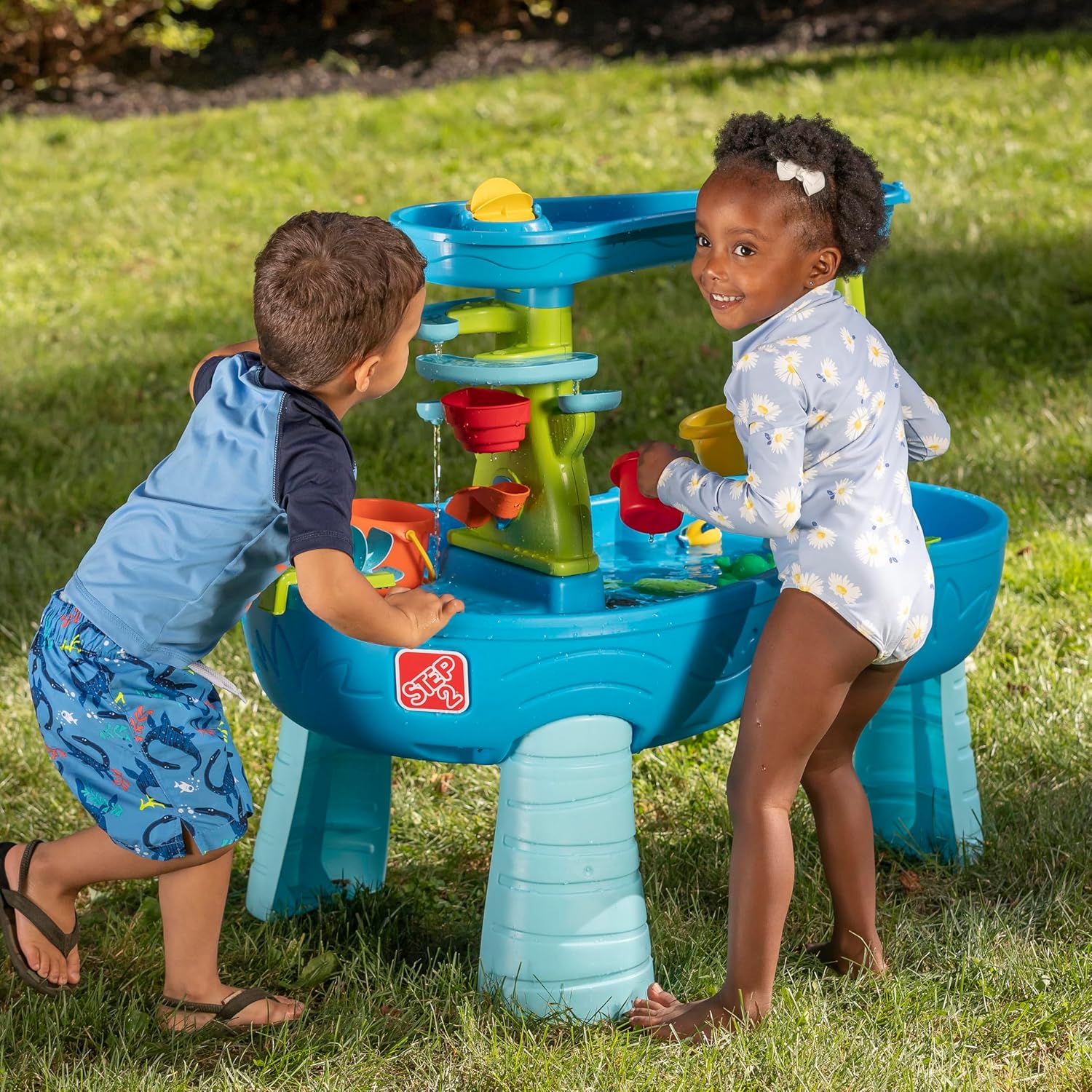 Step2 Rain Shower Splash Table d'eau avec 13 Accessoires - Bleu & Vert | Table Jeux d'eau | Table d’activité pour Le Jardin, Table Activité Eau | Table d'eau Extérieur