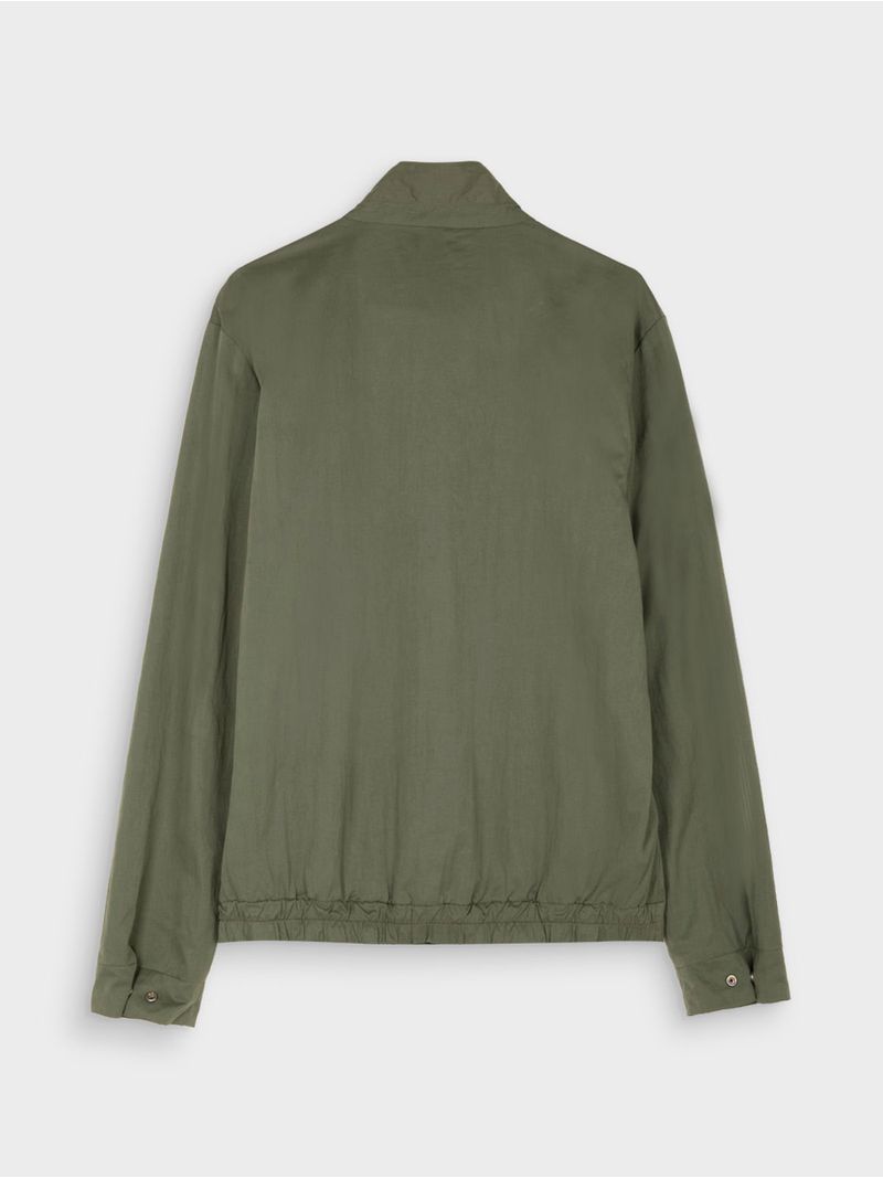 Chaqueta con Cuello Alto en Color Verde 37117