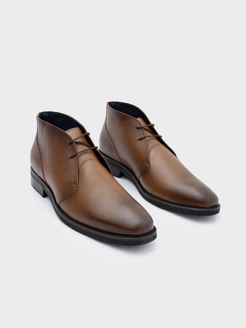Botas Formales de Cuero con Acabado Elegante 40463
