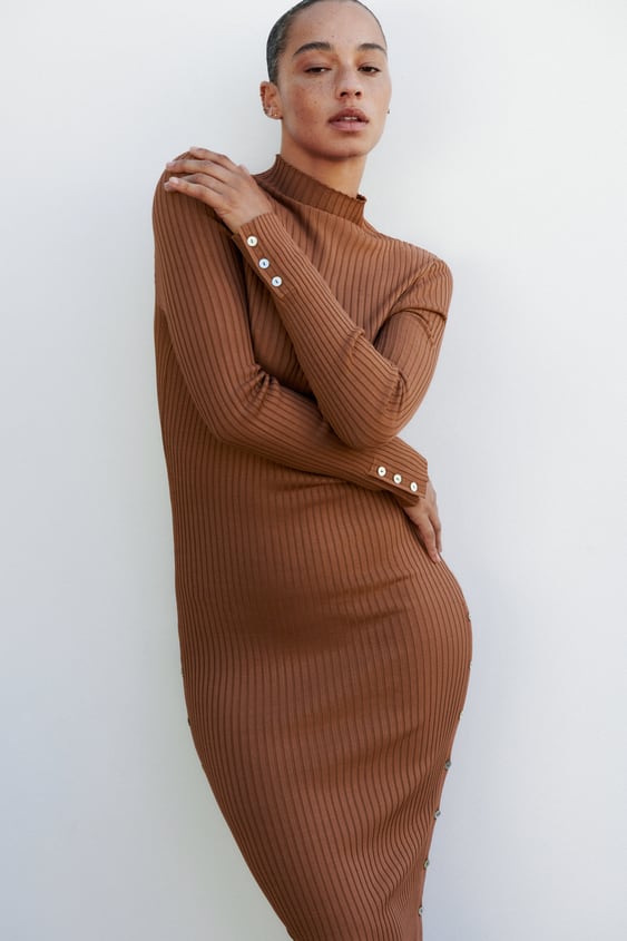 KNIT DRESS WITH SIDE BUTTONS