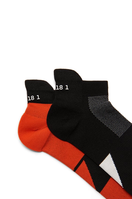 2-PACK OF SEAMLESS SHORT SOCKS
