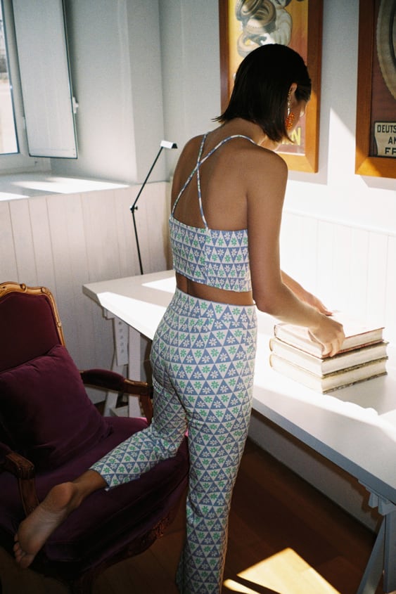 MINI FLARE PRINTED PANTS