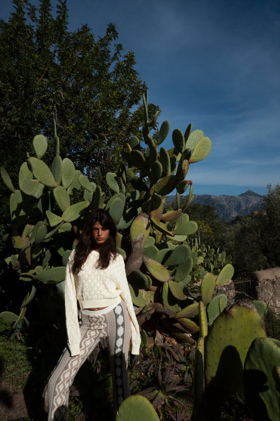 FLARED CROCHET PANTS