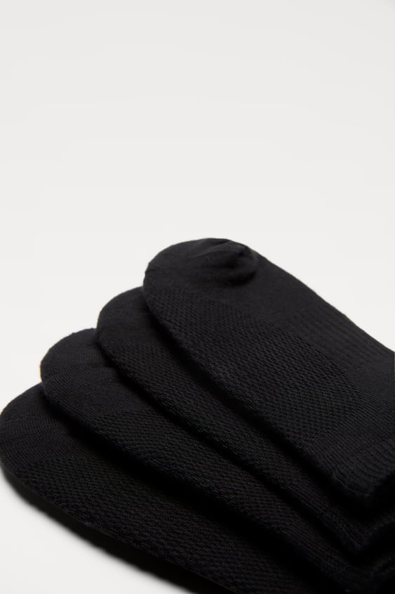 4 PACK OF INVISIBLE SOCKS