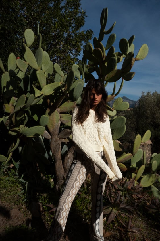 FLARED CROCHET PANTS