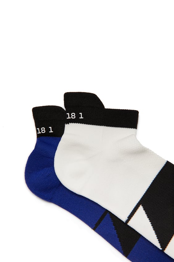 2-PACK OF SEAMLESS SHORT SOCKS