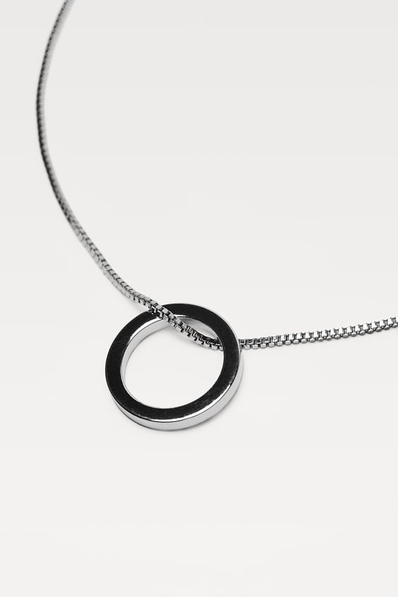 CHAIN WITH HOOP CHARM