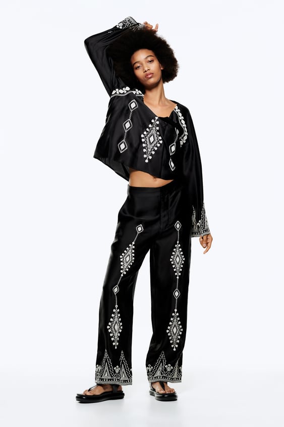 EMBROIDERED FLOWY PANTS