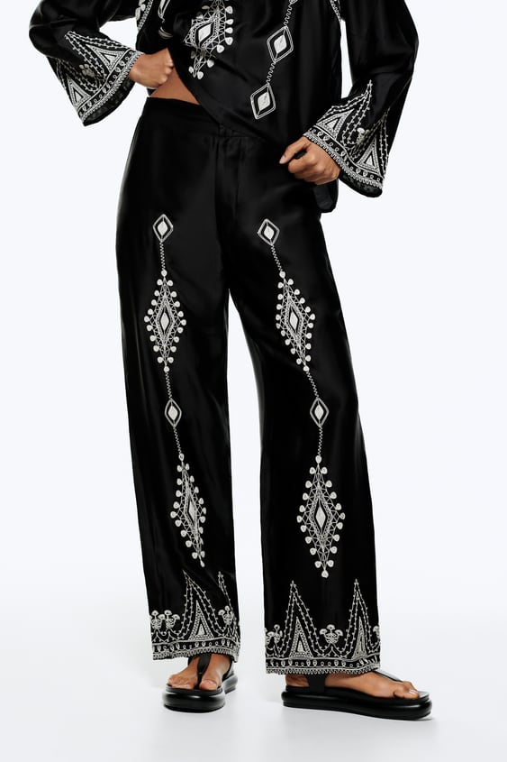 EMBROIDERED FLOWY PANTS
