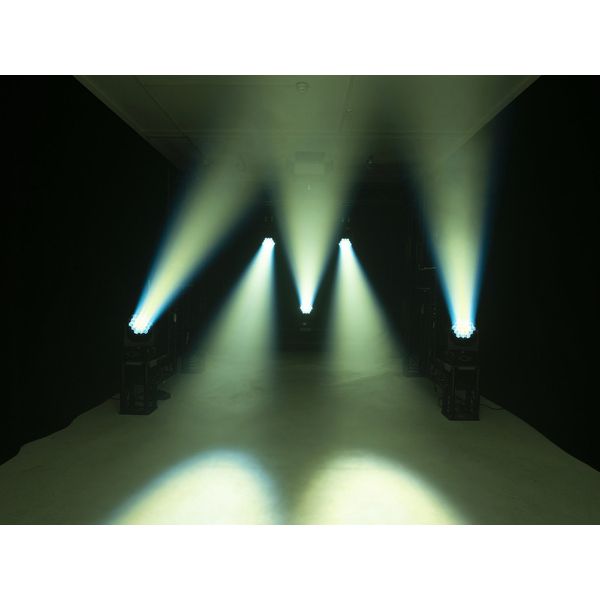 Futurelight EYE-19 HCL Zoom LED MW Wash