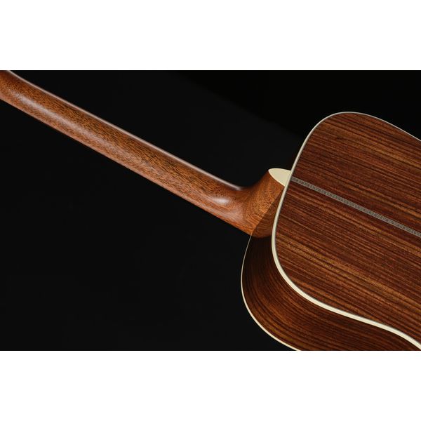 Martin Guitar D-28 Billy Strings