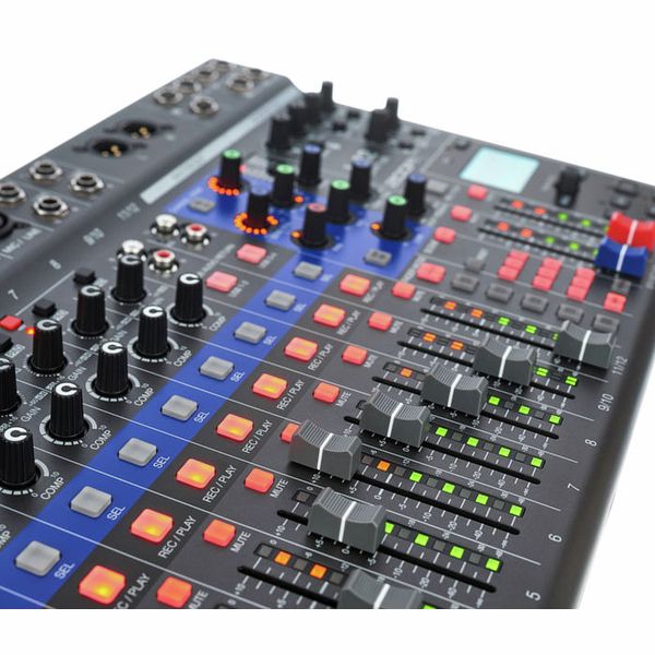 Zoom LiveTrak L-12 Card Bundle