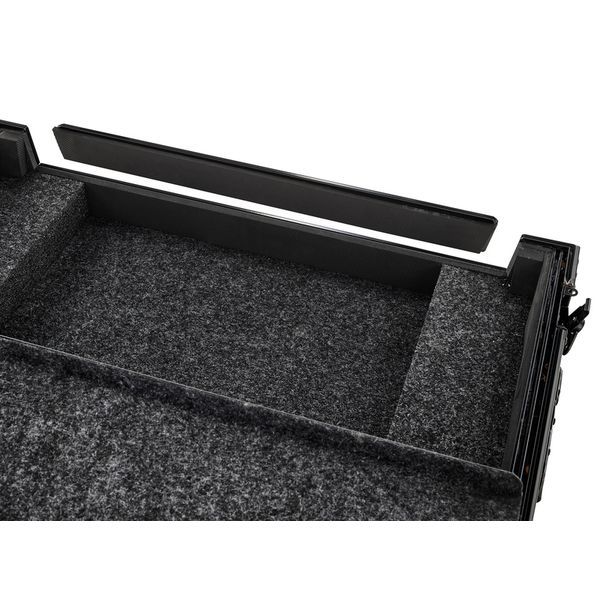 UDG Ultimate Flight Case DDJ-REV7