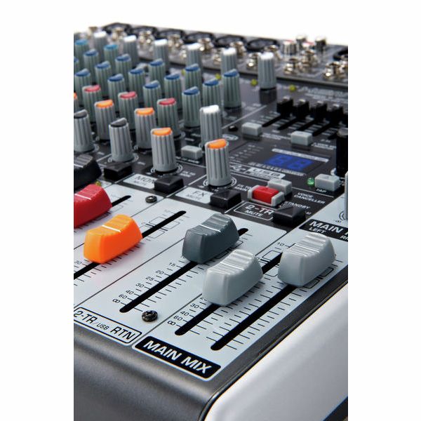 Behringer Xenyx X1222USB