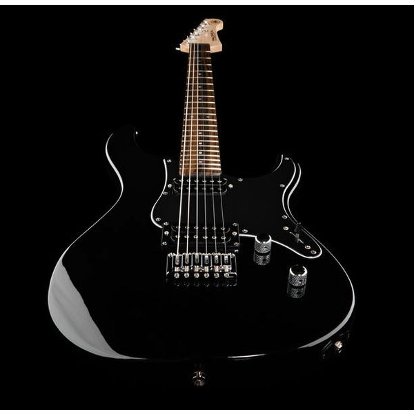 Yamaha Pacifica 120H BK