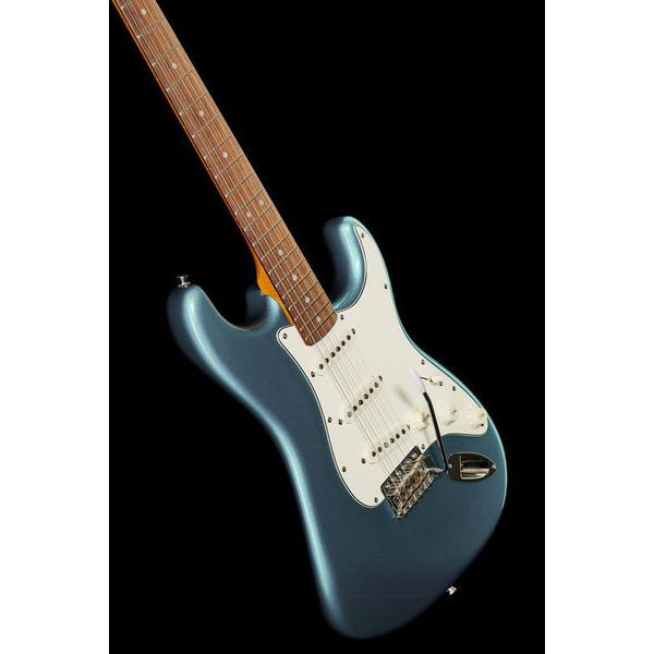 Squier CV 60s Strat LPB Bundle