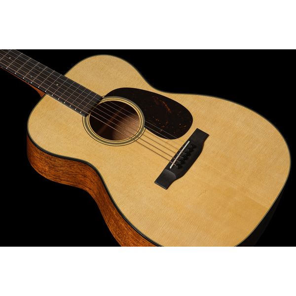 Martin Guitar 0018