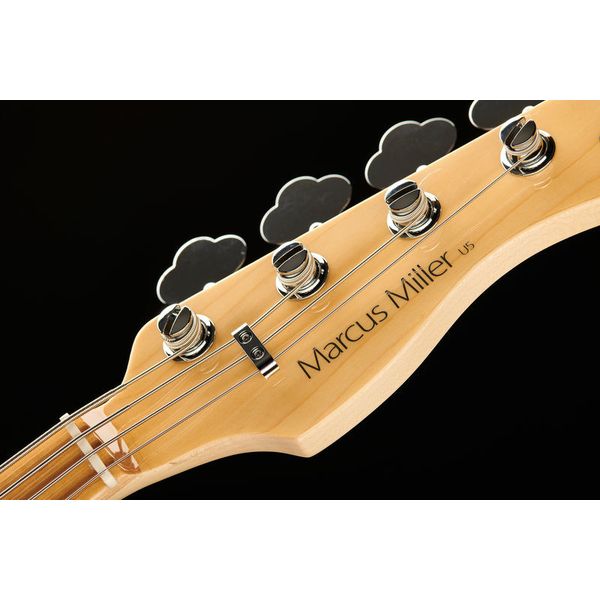 Marcus Miller U5 TS MN Short