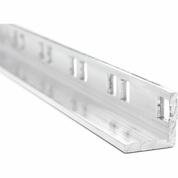 Adam Hall 6150 Rack Strip