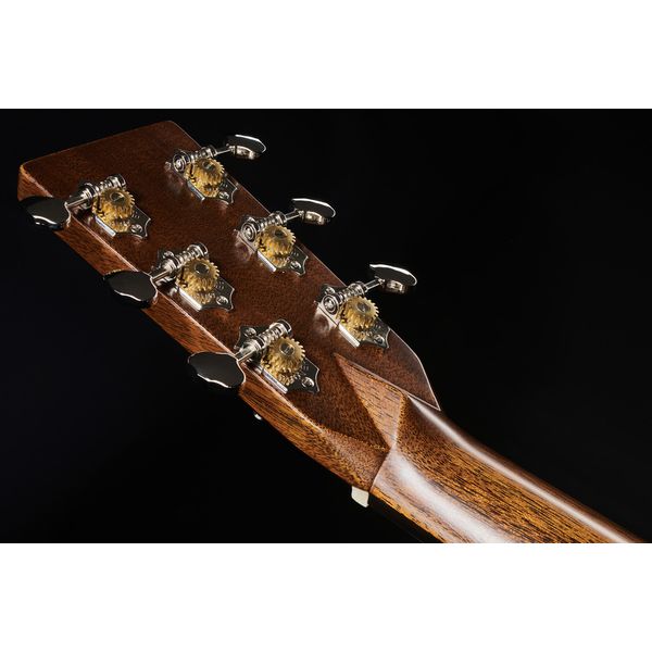 Martin Guitar D-28 Sunburst