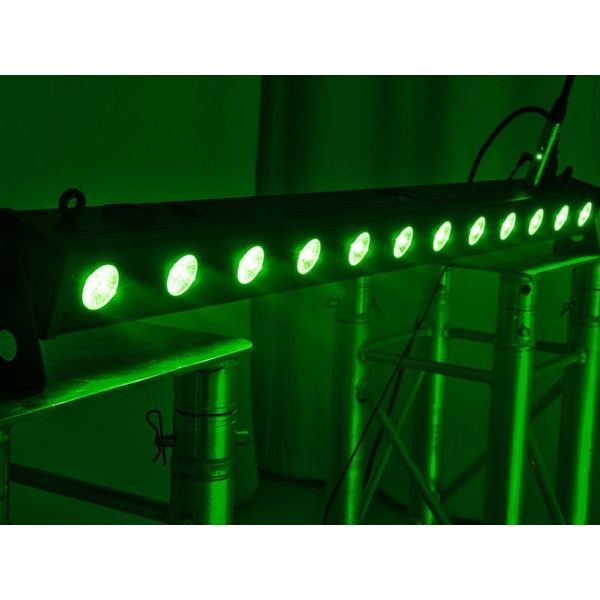 Eurolite LED Bar-12 QCL RGB+UV