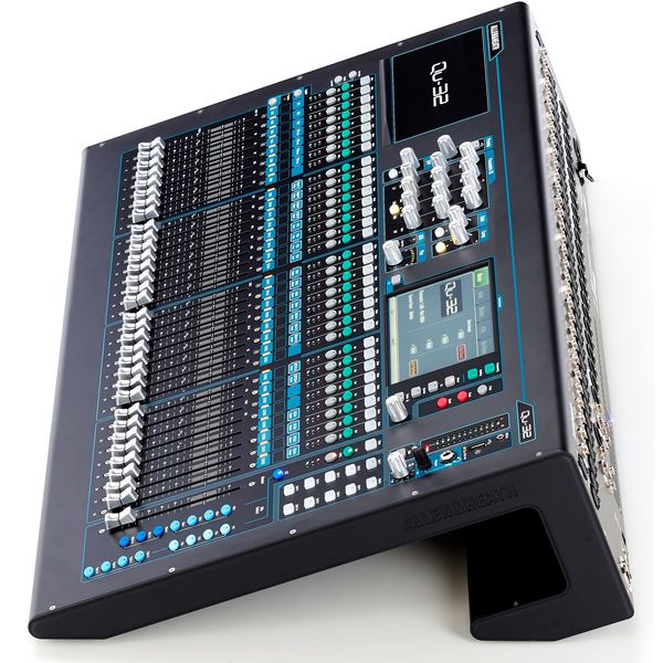 Allen & Heath Qu-32 Chrome Hands On Bundle