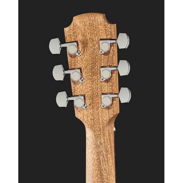 Sheeran by Lowden W02