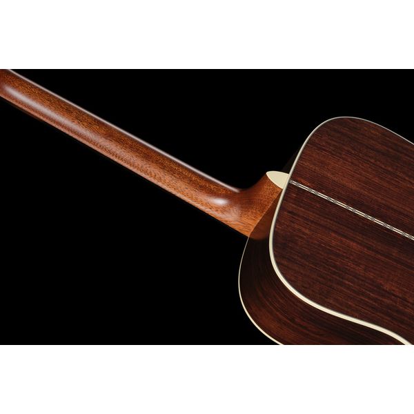 Martin Guitar D-28 Satin Amberburst