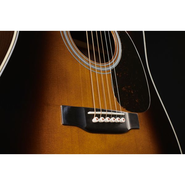 Martin Guitar D-28 Sunburst