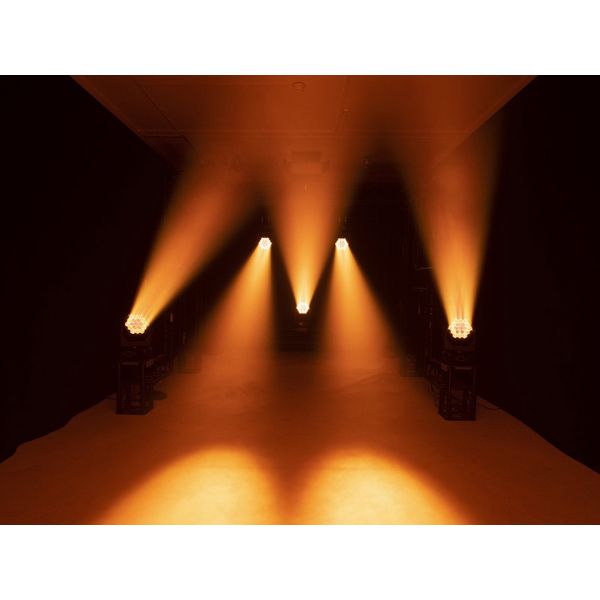 Futurelight EYE-19 HCL Zoom LED MW Wash