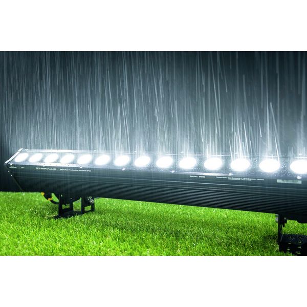 Stairville Show Bar Pro 16x10W RGBAW IP65