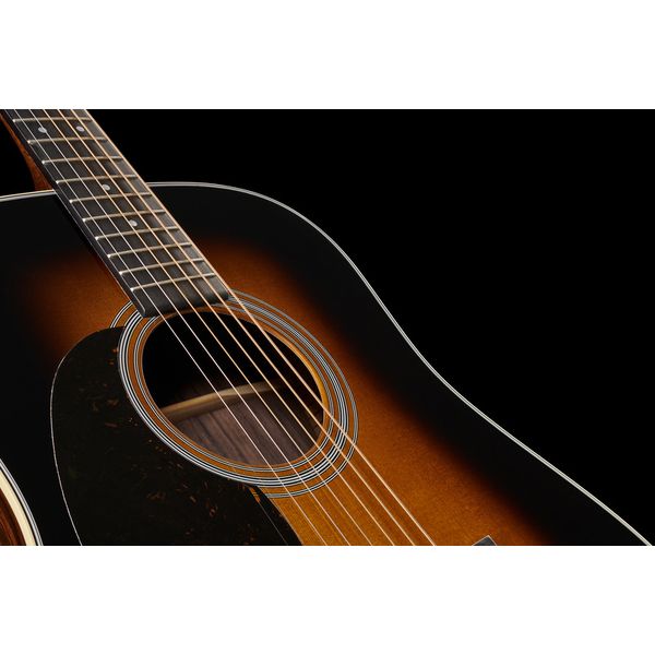 Martin Guitar D-28 Sunburst Lefthand